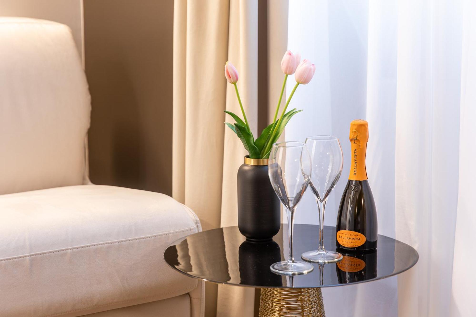 The Dream Suites Милано Екстериор снимка